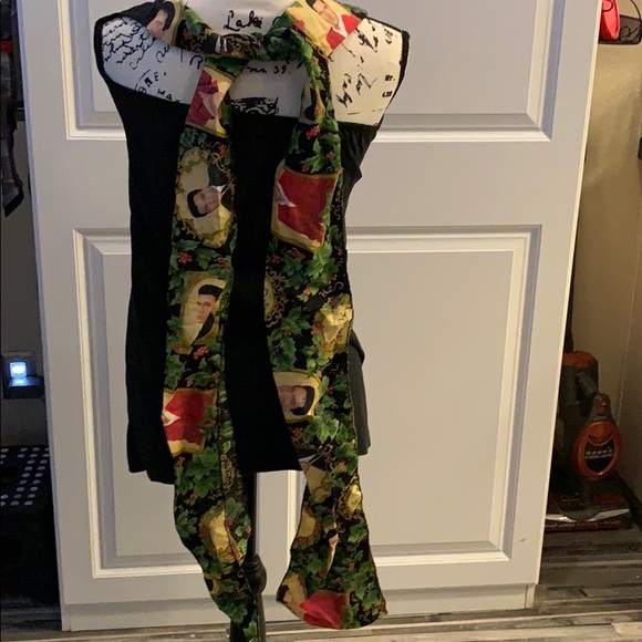 - ELVIS PRESLEY GRACELAND HALTER TOP - Picture 3 of 5